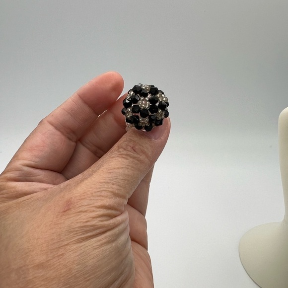 Vintage Stretch Flower Elegant Black and Silver Beaded Ring - Picture 7 of 15